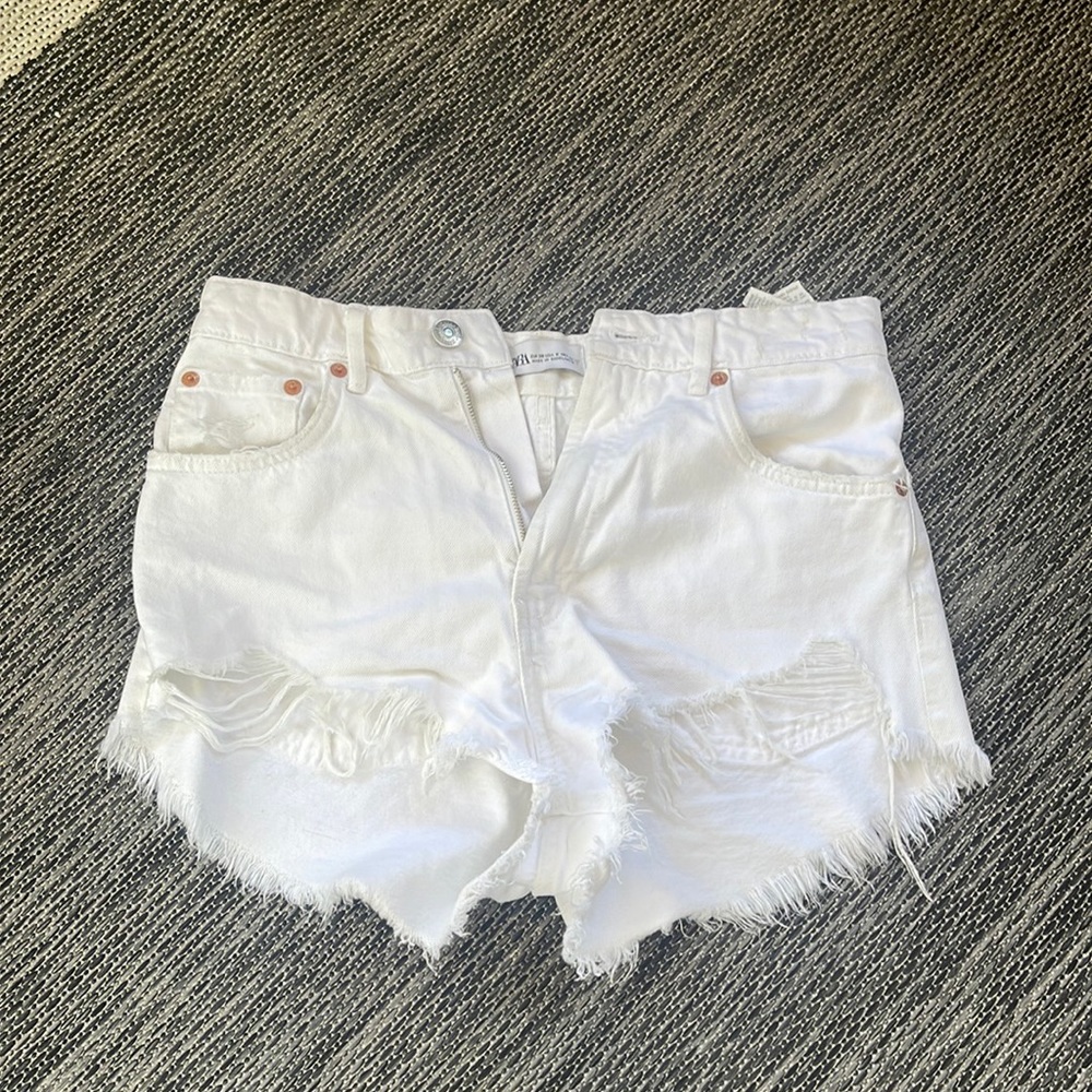 White shorts from Zara